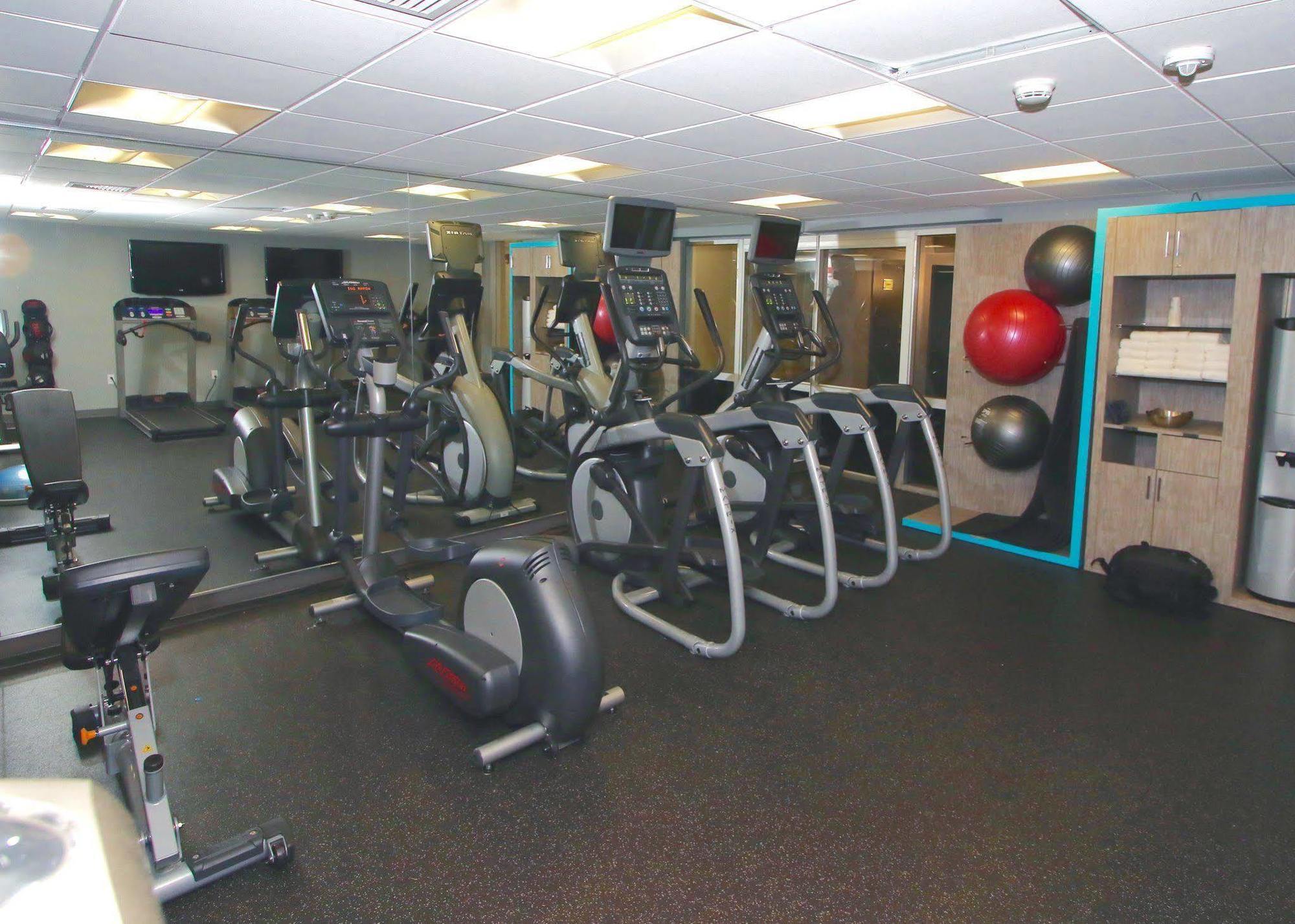 Hotel Crowne Plaza Suffern-Mahwah By Ihg Extérieur photo